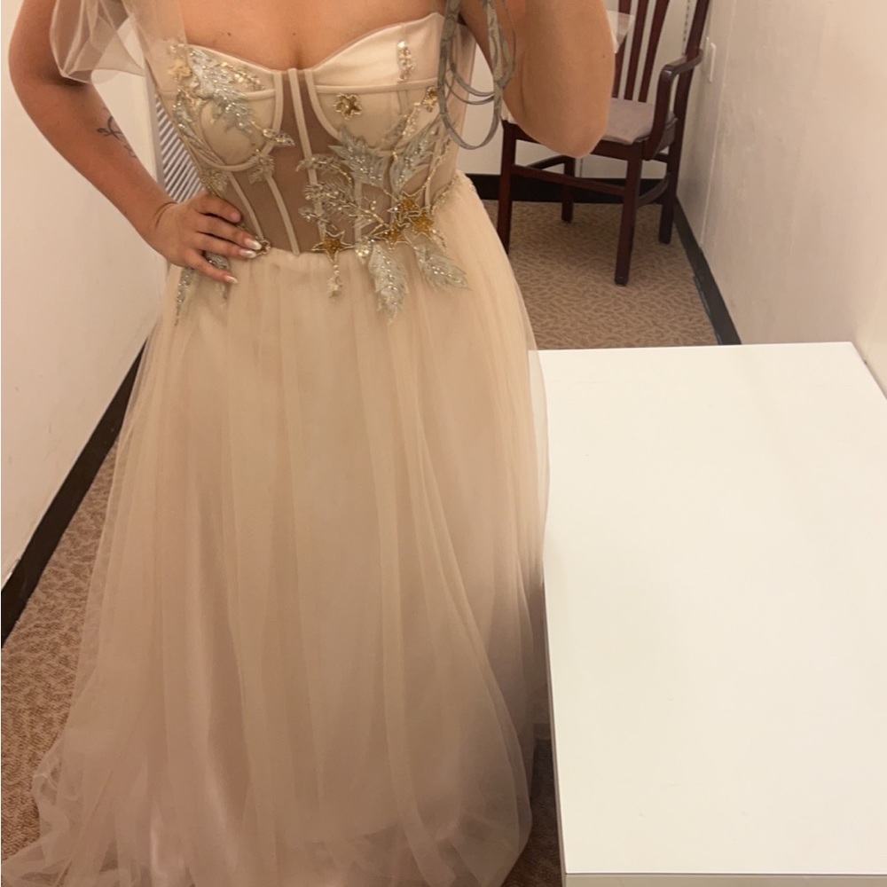 Gorgeous Gown!
